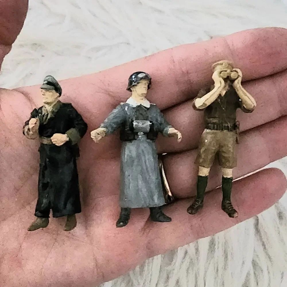 Antique plastic small army men toys 3 as shown